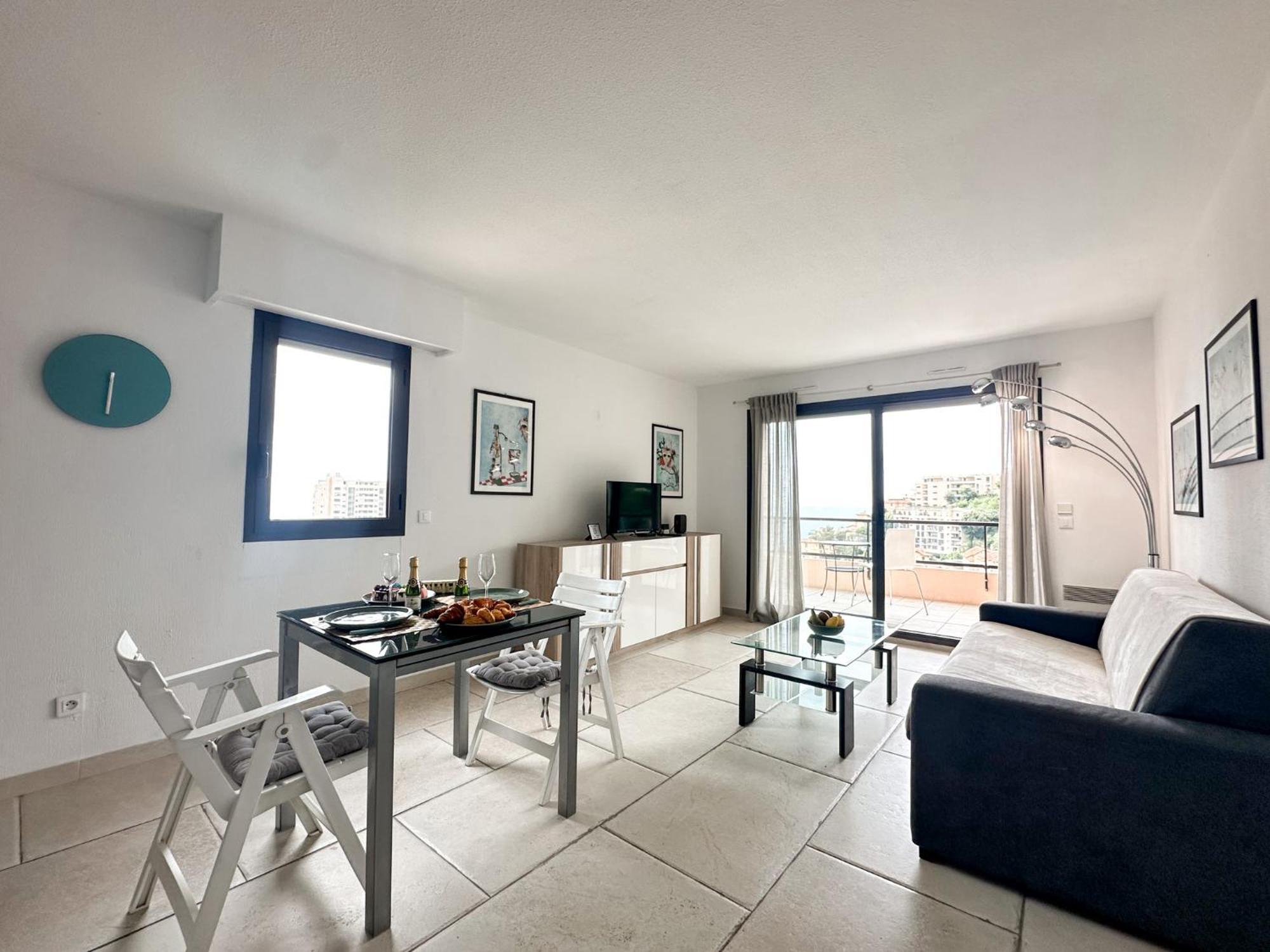 Luxurious 3 Rooms, Pool, Bnbrickeys Beausoleil Esterno foto