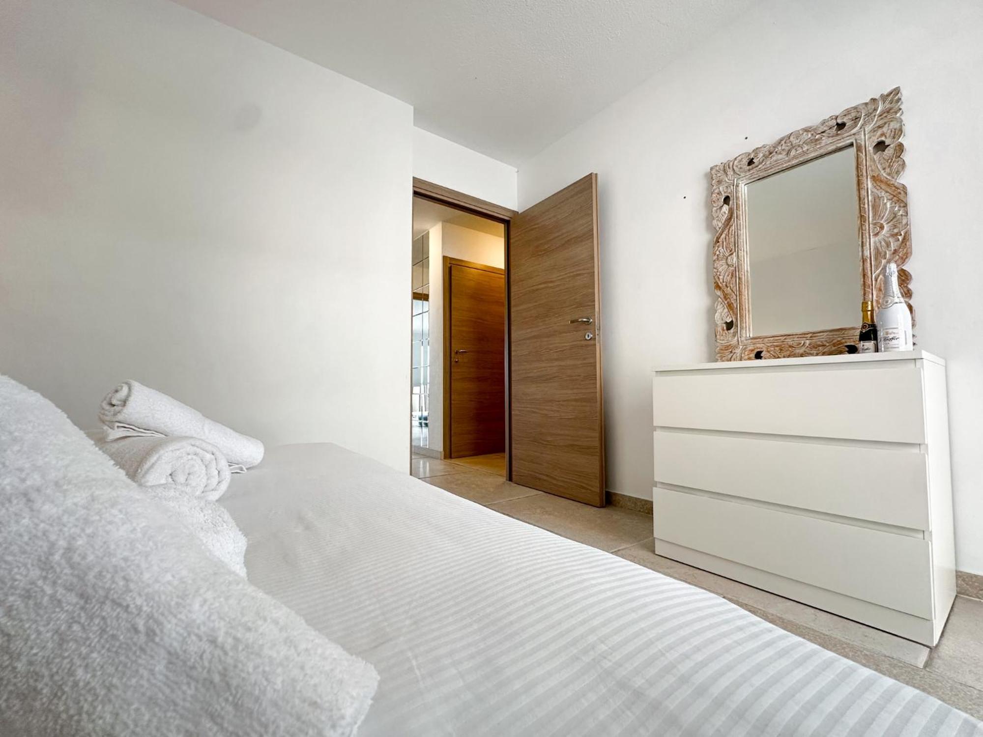 Luxurious 3 Rooms, Pool, Bnbrickeys Beausoleil Esterno foto