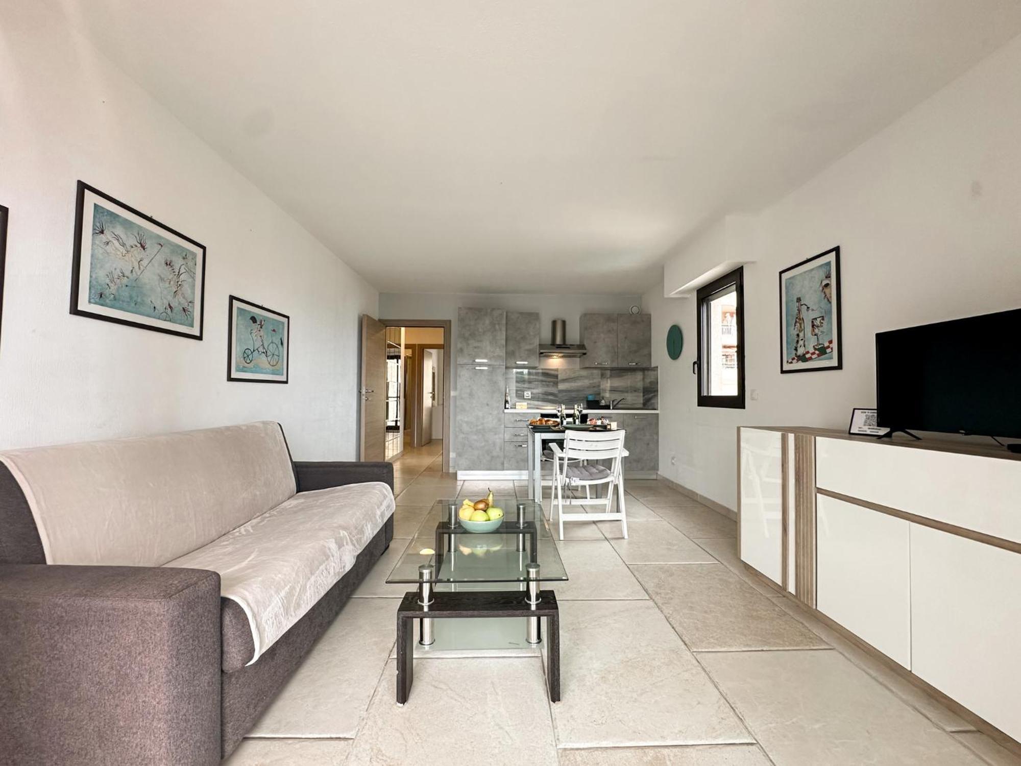 Luxurious 3 Rooms, Pool, Bnbrickeys Beausoleil Esterno foto